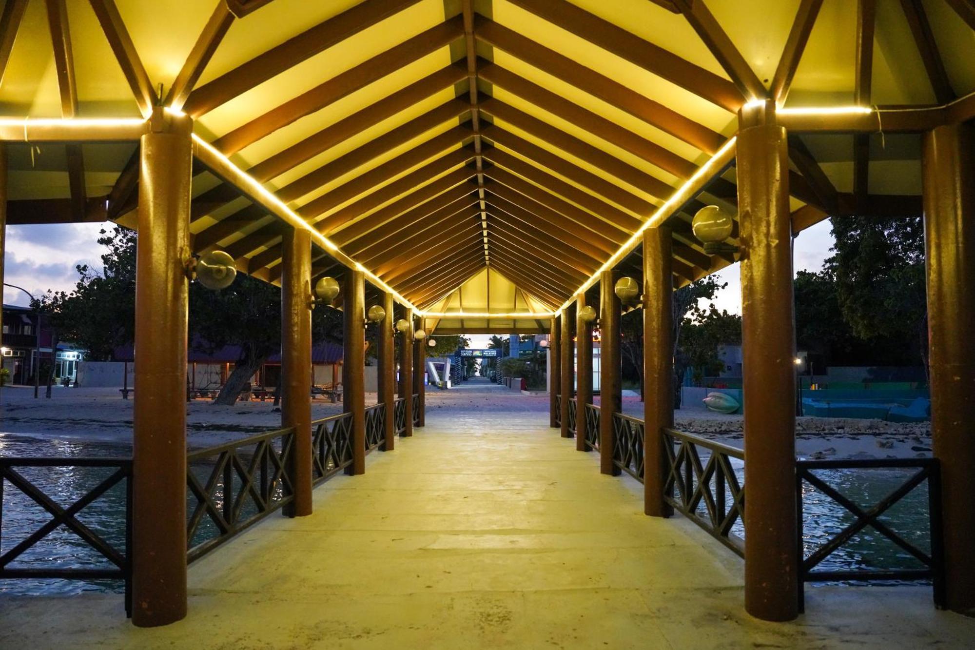 Sun & Surf Hotel Thulusdhoo Kültér fotó